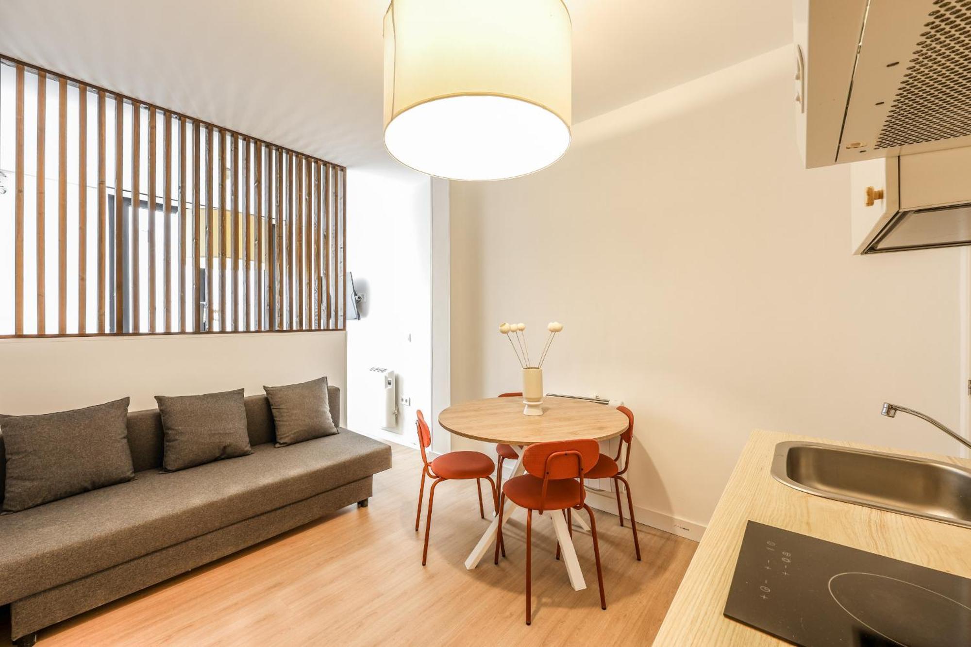 Pequeno Apartamento Reformado En Tirso De Molina Alquiler Temporal Madrid Exteriör bild