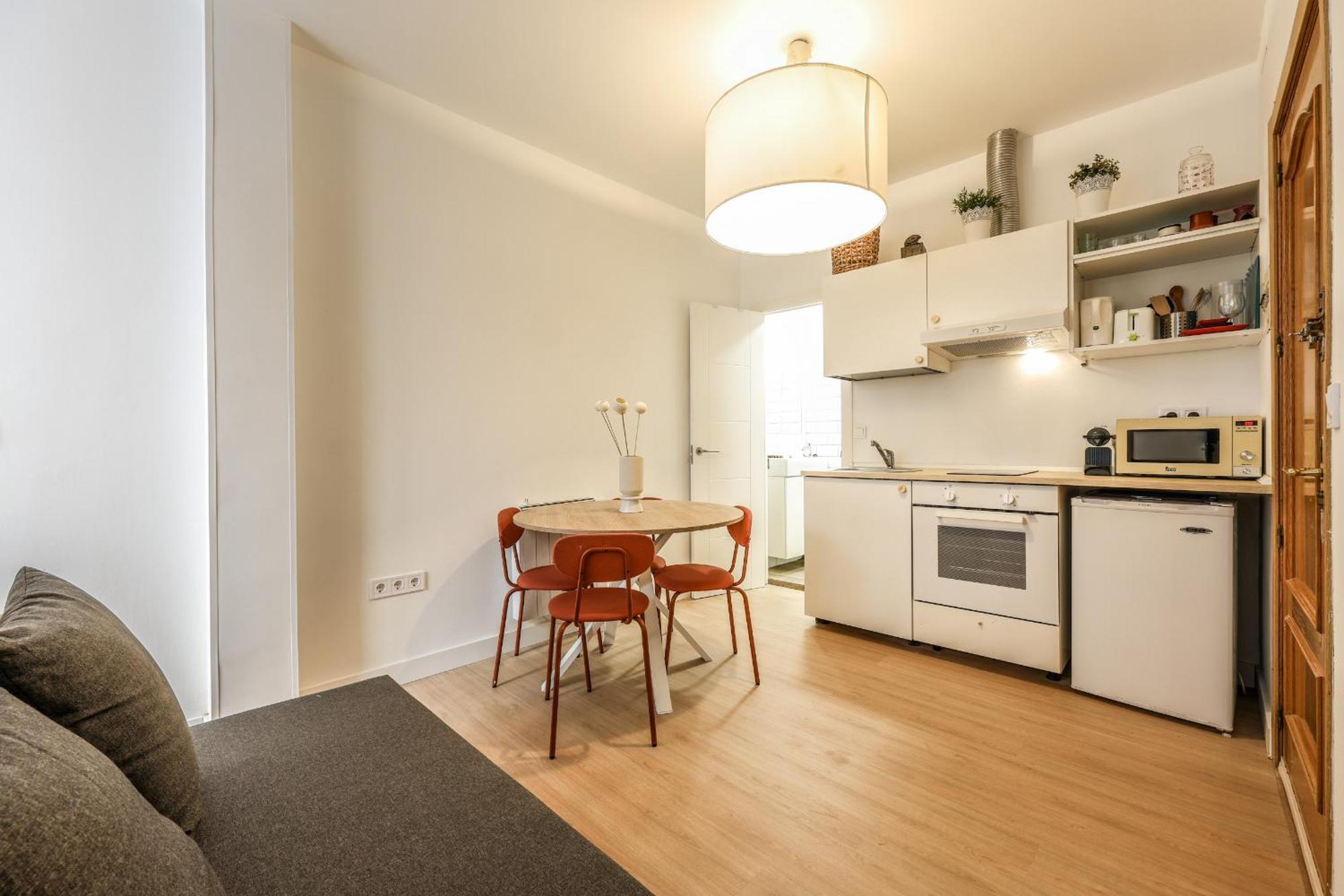 Pequeno Apartamento Reformado En Tirso De Molina Alquiler Temporal Madrid Exteriör bild