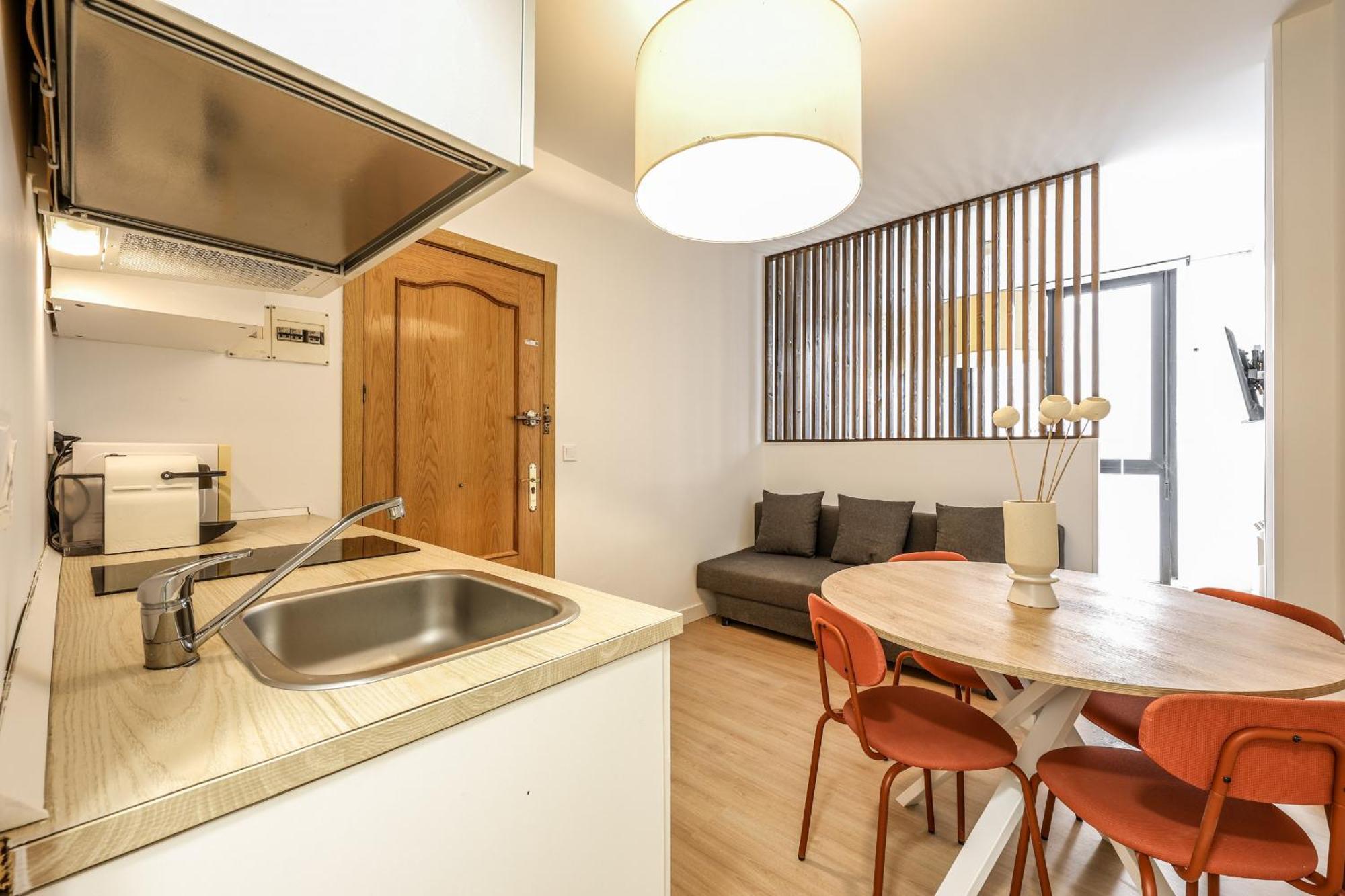 Pequeno Apartamento Reformado En Tirso De Molina Alquiler Temporal Madrid Exteriör bild