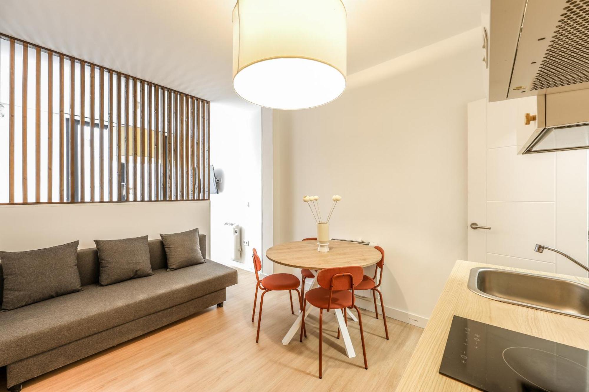 Pequeno Apartamento Reformado En Tirso De Molina Alquiler Temporal Madrid Exteriör bild
